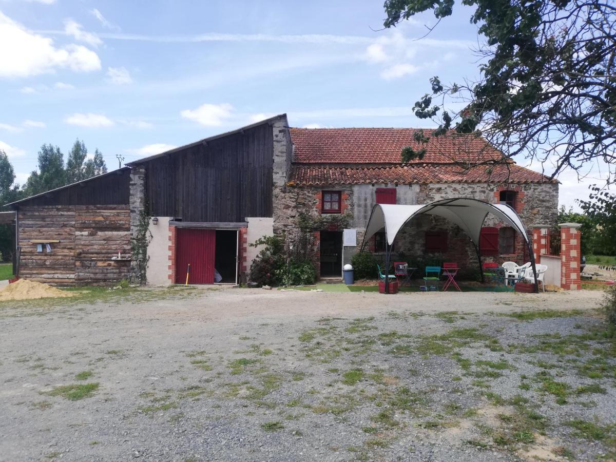 Hotel La colline des hauts bocages vendéens Mouchamps Exterior foto